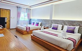 Phaithong Sotel Resort